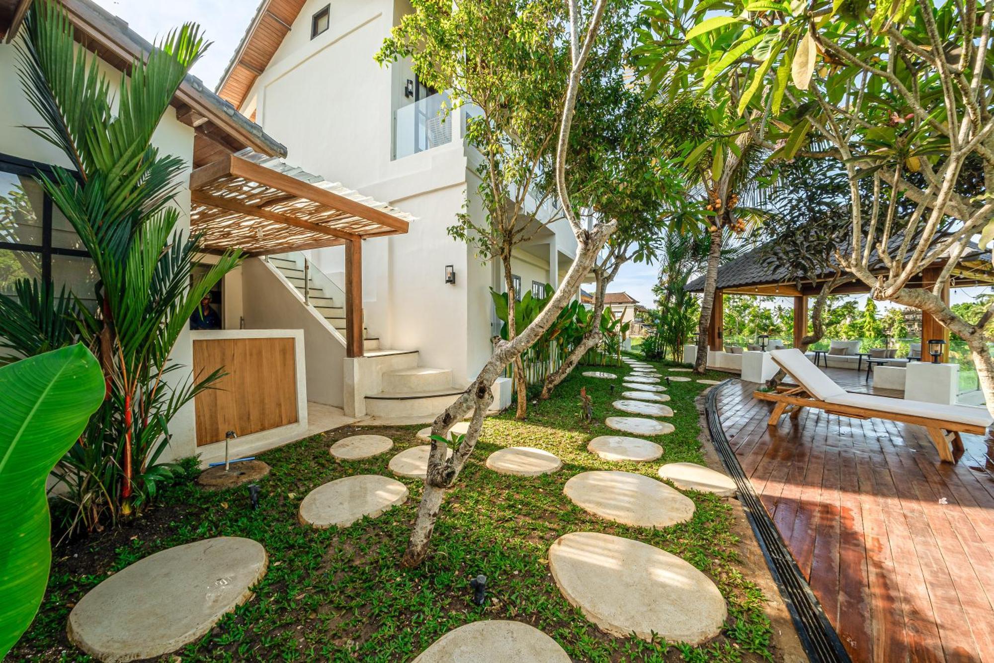 Sarang Apartments By Evdekimi Ubud Exterior photo